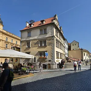 U 3 Pstrosu 4*, Prag Tschechische Republik